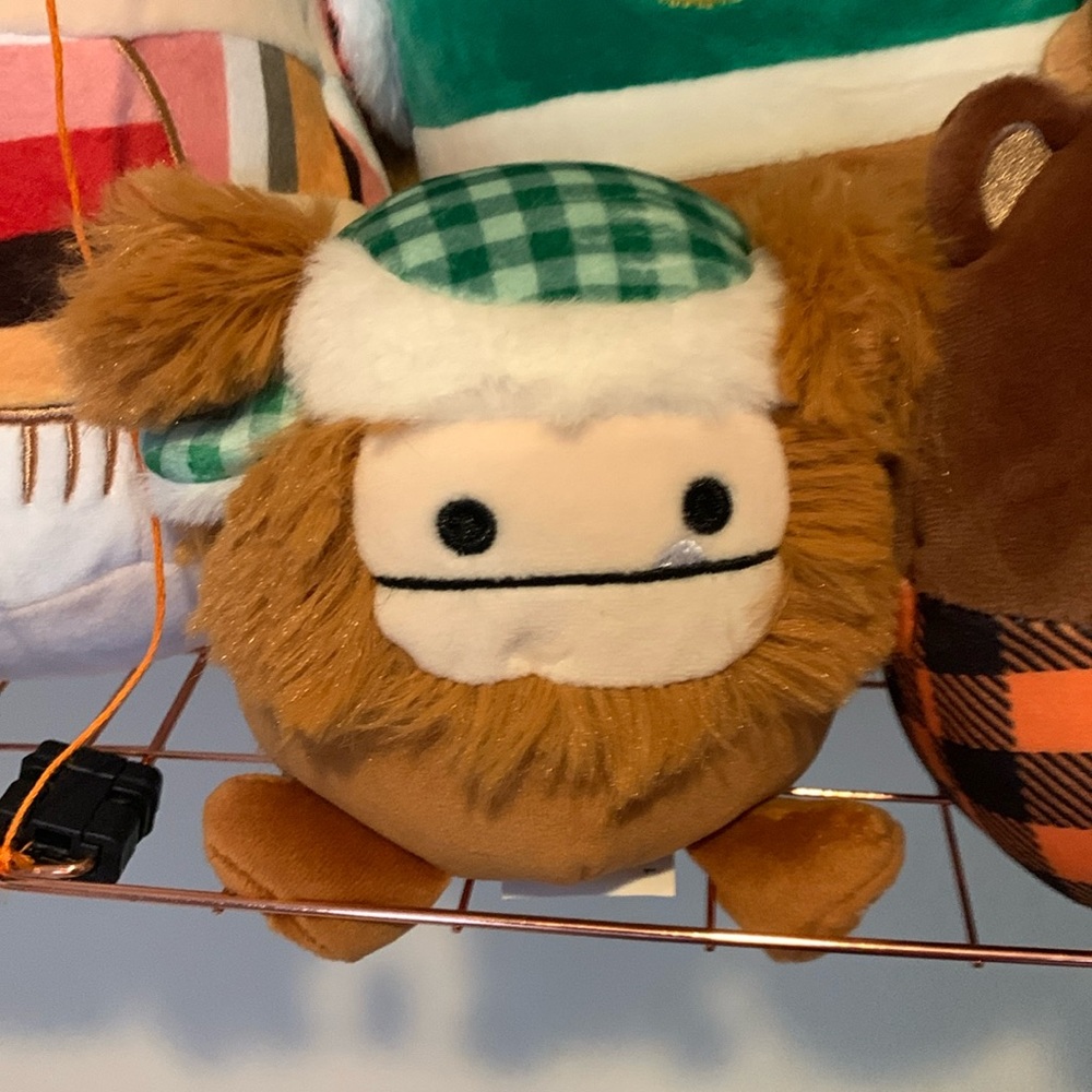 Trapper hat Benny Bigfoot squishmallow 5inch NWT